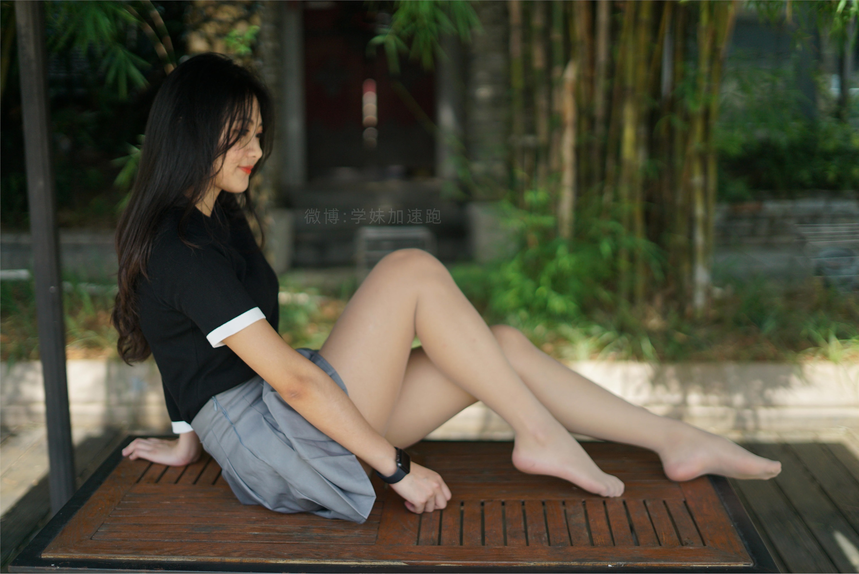 学妹加速跑 XM077《桌上起舞的彤彤》